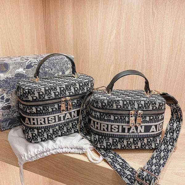 

purses new net red flower canvas embroidery make-up bag travel wash one shoulder cross square box women's purse
