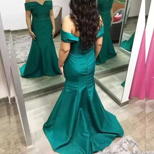 Vestidos de baile azul -petróleo 2022 Sereia do cinto de contas de ombro longa Damas de honra formais para festas Alta de alta qualidade feita