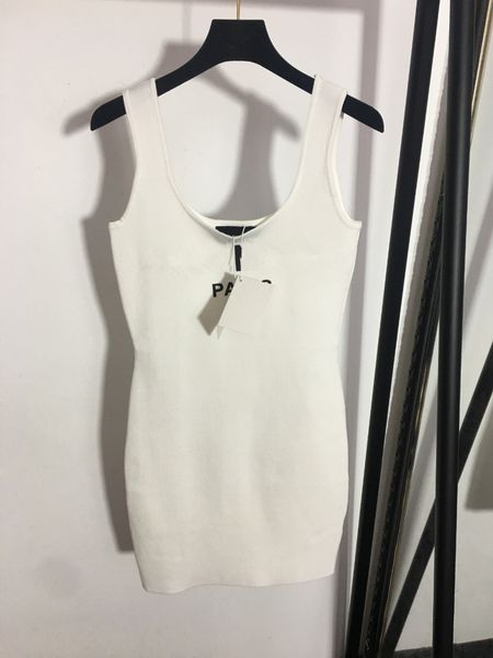 Elegante abito lavorato a maglia casual da donna casual per l'estate lettere adesive tridimensionali lavorate a maglia dimagrante di base aderente Midi per donna