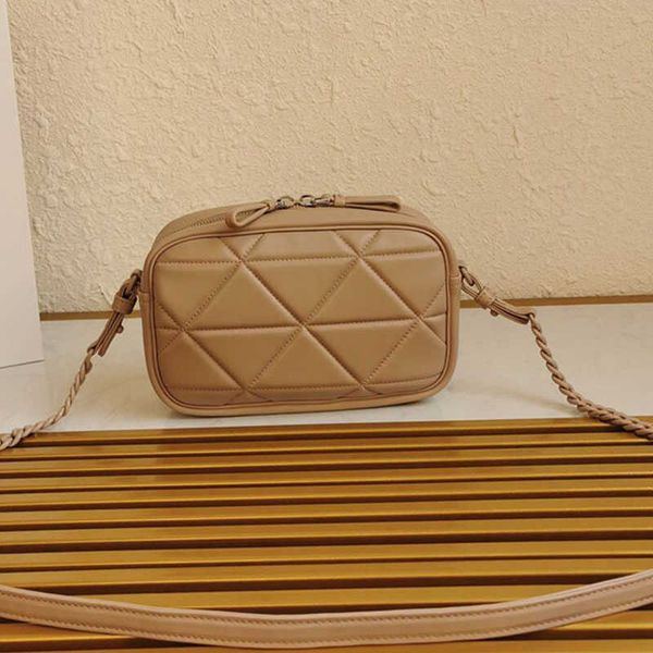 

women's 21cm lambskin leather crossbody bag with same color chain camera bag