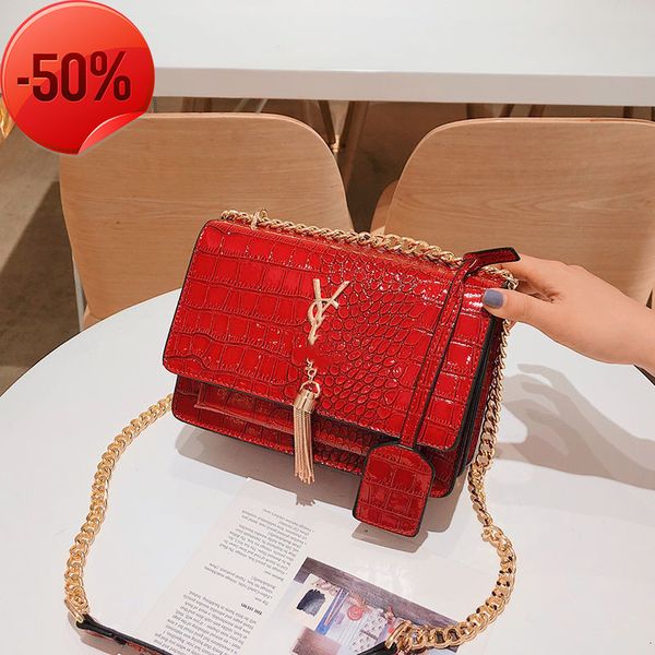 

designer bags chain women's high sense 2023 new summer fashion versatile foreign style big brand net red super fire msenger tote bag