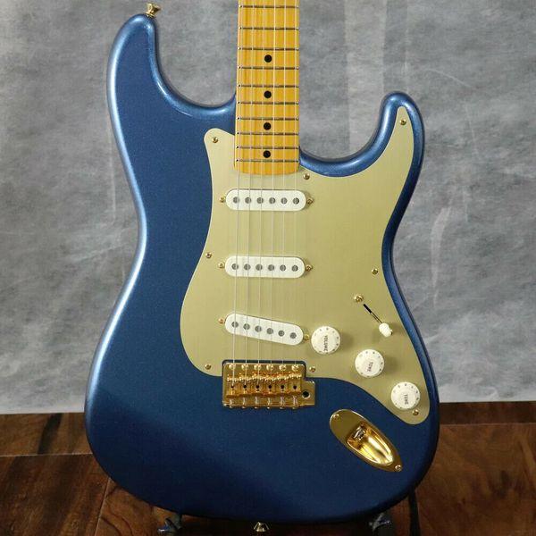 

traditional 50s st anodized lake placid blue electric guitar