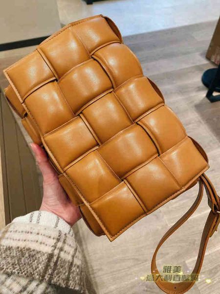 

bottegas authentic baodiejia women's venetas bag woven single shoulder diagonal span flip leather small square0 h9cn