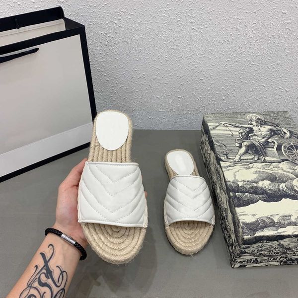 

2021 designer women outdoor shoe leather espadrille sandal luxury slipper flat platform sandals with the double metal beach weave shoes, Black