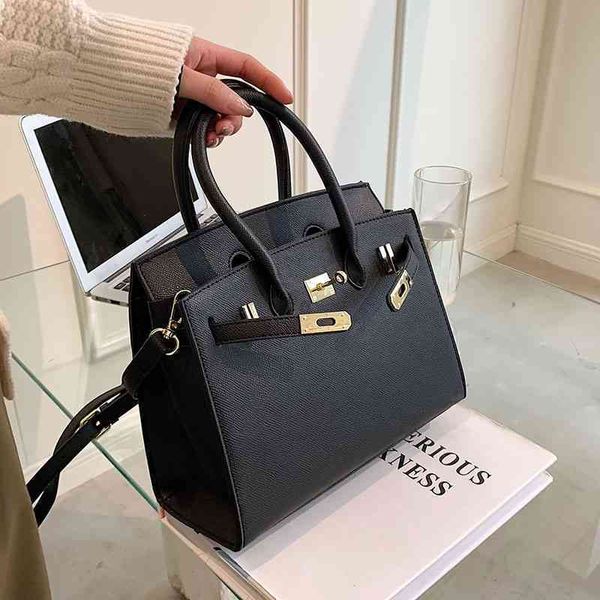 

luxury trend handbags birkins's textured female ins minority messenger bag 2022 autumn and winter high-grade portable small square