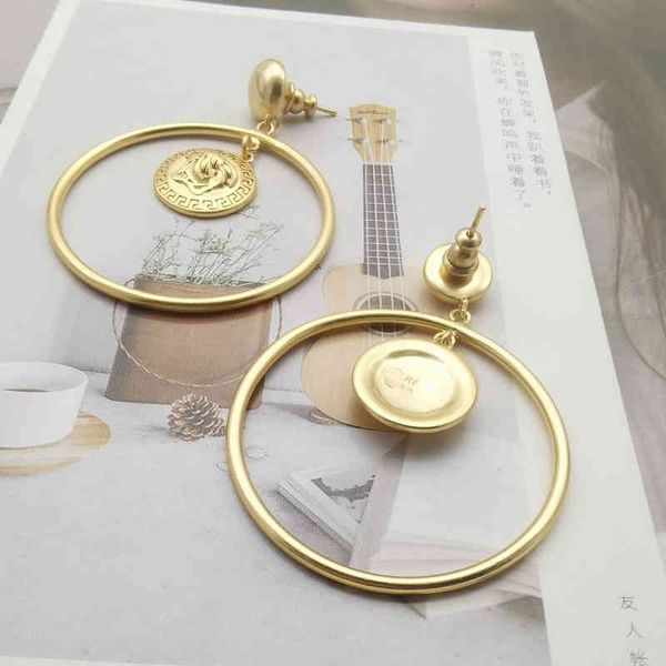 

new fashion trend jewelry luxury quality designer wholesale fan family medusa face metal round simple earrings female, Silver