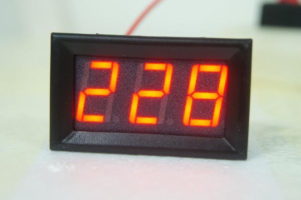 Circuitos integrados 10pcs vermelho 2 fio de 0,56 polegadas DC Voltímetro Digital AC70V-500V Display de tensão