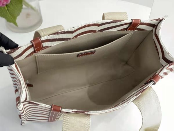 

1:1 high-end customized quality bag of the latest series autumn and winter french style casual elegant wind
