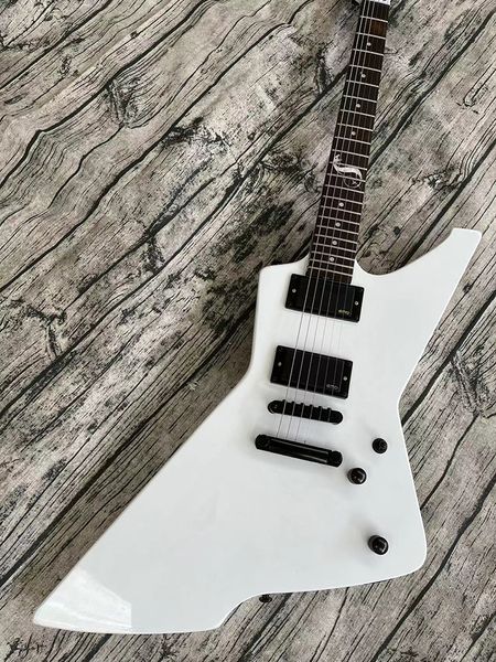 

classic brand electric guitar, quality accessories, comfortable feel, moving timbre, delivery to home