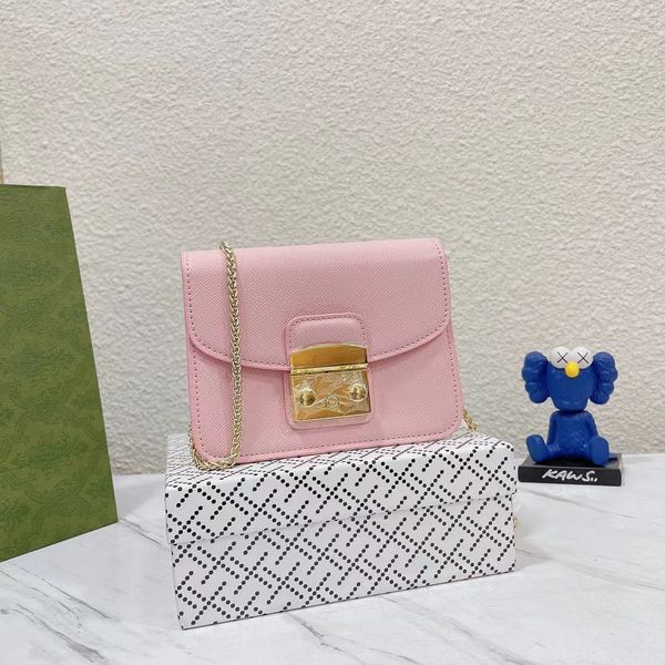 

the new fashionable makeup bag is a casual and light shoulder bag