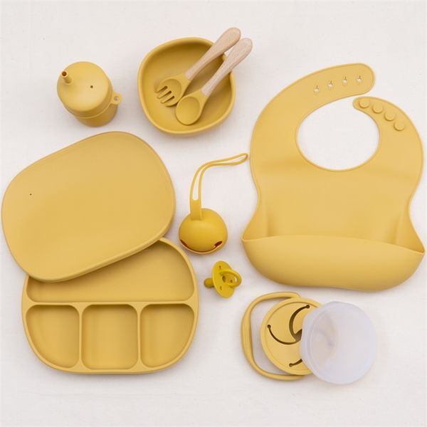 

7pcs/1set silicone cookware baby feeding solid food children's tableware waterproof bib sucker dishes plate drinking cup 220512