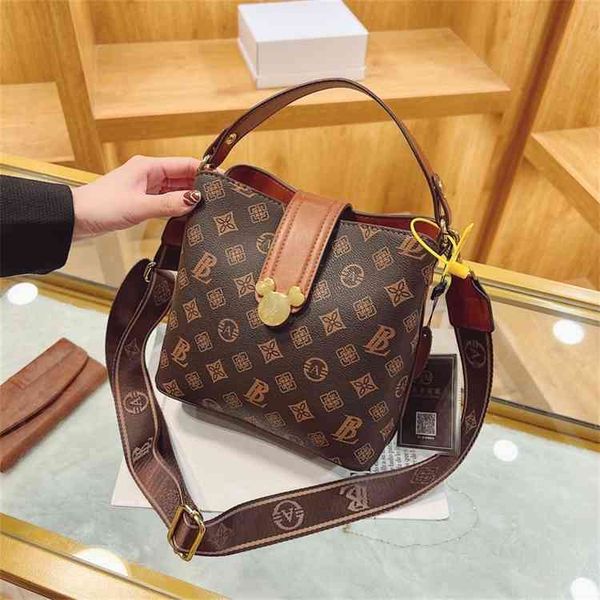 

2022 luxury bags women's hand leisure women's simple messenger bag