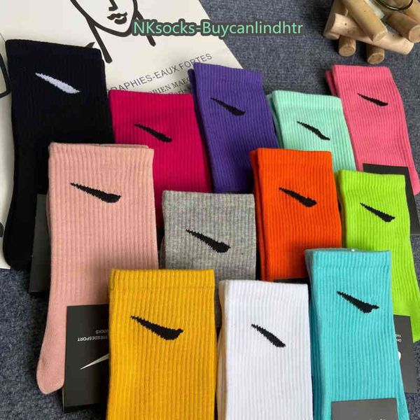 Herrensocken Mode Damen und Herren Socken Hohe Qualität Brief Atmungsaktive Baumwolle Großhandel Calzino Jogging Basketball Fußball Sportsocken ANFN