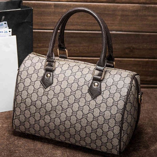 

2022 new printed handbag classic one shoulder messenger bag elegant boston women's bag handbags design deals