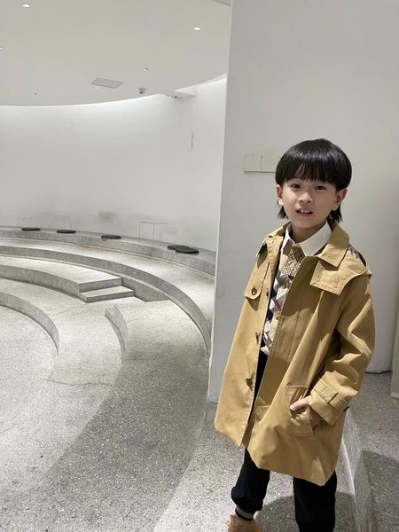 

boys girls coat tench coats baby clothes hooded kids designer waterproof fabric cuff letter embroidery button lettering new style bbr khaki, Camo