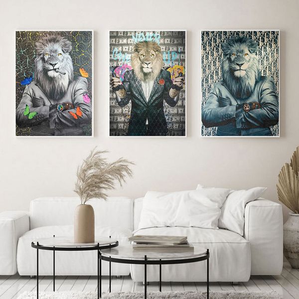 Immagini divertenti del capo del leone in tuta su tela Wall Art Painting Poster e stampe di animali milionari per la decorazione del soggiorno