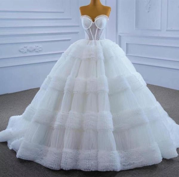 

2023 new luxurious ball gown wedding dresses sweetheart layers tiered illusion lace up chapel train bridal gowns gg02w, White