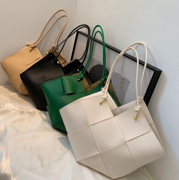 

50pcs stuff sacks women pu weave plain large capacity shoulder bag mix color