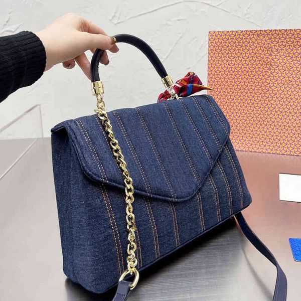 

women luxurys designers handbag chain shoulder bags cowboy leather luxury crossbody tote lady scarf decoration purses 220409 zhouzhoubao123