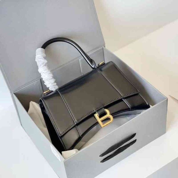 

2022 new high-level b home letter buckle crocodile hourglass women's bag leather hand-held single shoulder messenger bag