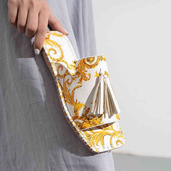 

slippers slides women shoes luxury tassel beach sandals summer fashion gold engraved flat slippers versatile flip flops 220525, Black