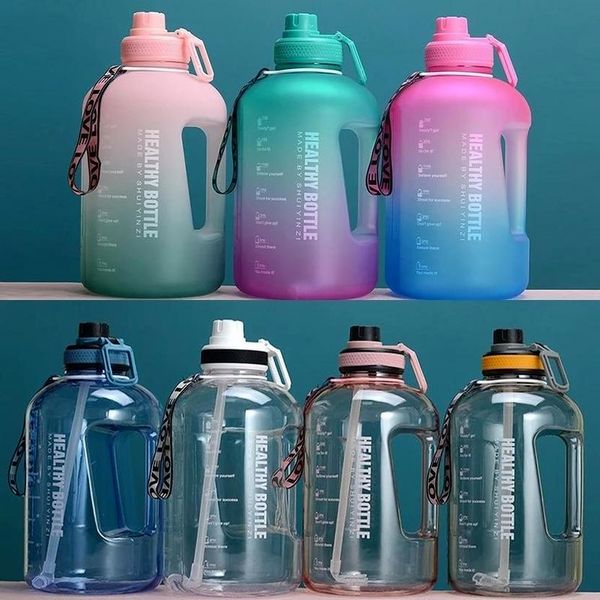 2,2 l Sportwasserflasche mit großem Fassungsvermögen für Outdoor-Wandern und Klettern, ein kostenloser tragbarer transparenter Fitness-Fitness-Wasserkocher 0322