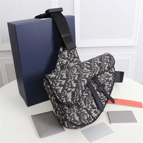 

2021 leather men's shoulder bag retail and wholesale