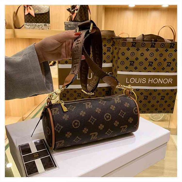 

2022 factory wholesale new leopard autumn winter new portable bucket personality trend single shoulder messenger cylinder bag female rola
