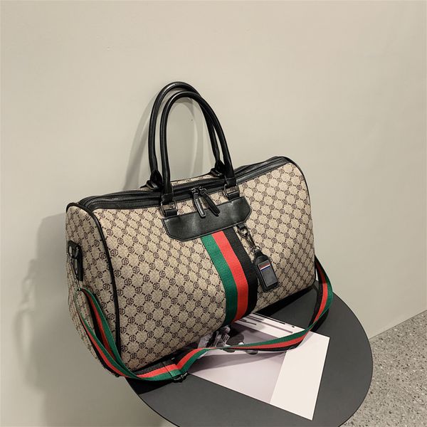 

luxurys designer gradient color fashion travel bag big men women duffle leather luggage handbags large capacity sport letter print girls boy