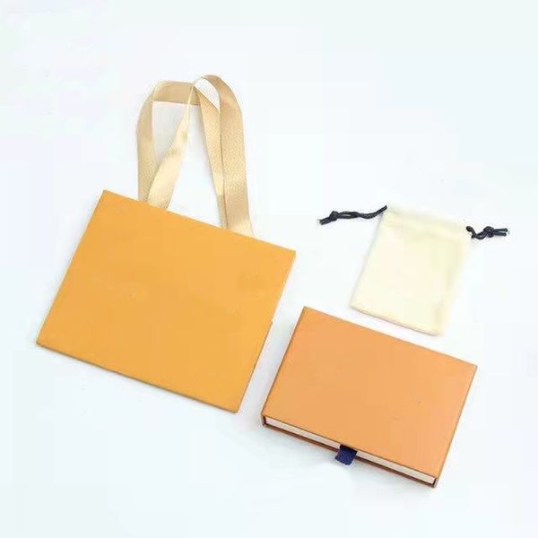 

v letter classic designer jewelry box set yellow bracelet box wholesale include flannel and tote bag, Black;white