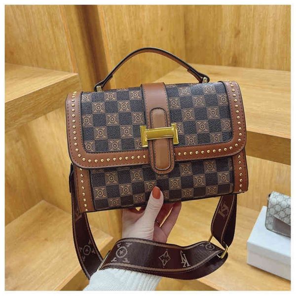 

flash clearance sale old flower versatile large capacity portable one shoulder fashionable bag fashion