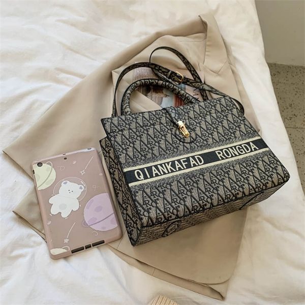 

32% off net red bag women's new fashion high-grade foreign style large capacity one shoulder messenger popular portable tote bag