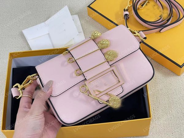 

designer shoulder bag luxury fashion 2022 lazy street style