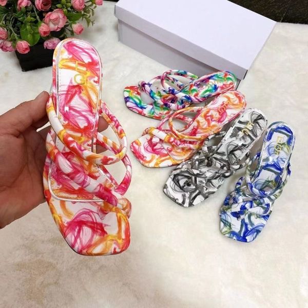 2022 Neue Damenmode Blume Kurzabsatz Sandalen Mädchen lässig Sommerurlaub Strand Schöne Absätze Schuh Damen Outdoor Strap Slides Nachtclub Offener Slipper Große Größe 41 40#H32