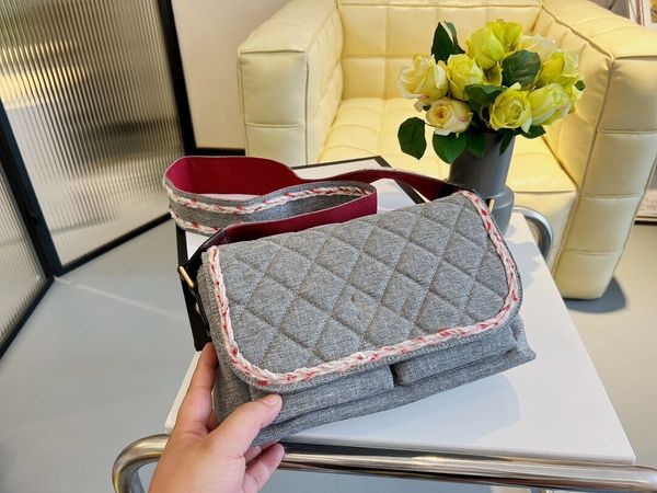 Bolsa cinza cinza simples costura clássica designer de moda artigos de luxo para criar uma carteira de banquet de axila de qualidade de alta qualidade