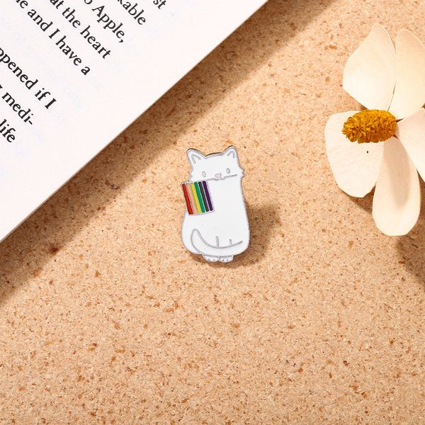 

rainbow cute white cats brooches cartoon cat biting flag bunting brooch electroplating metal badge creative enamel pins wholesale, Gray