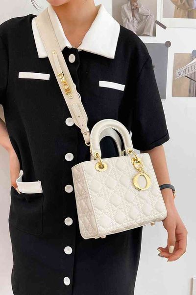 

2022 summer new trendy lattice embroidered thread high-grade texture portable shoulder msenger bag 2022 brand luxury fashion design ladies h