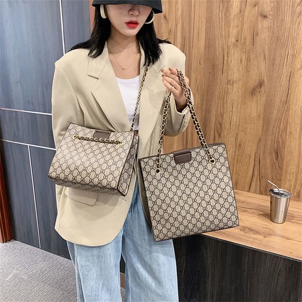 

18% off 2022 new fashion trendy bags female one shoulder messenger retro versatile large capacity portable bucket women's