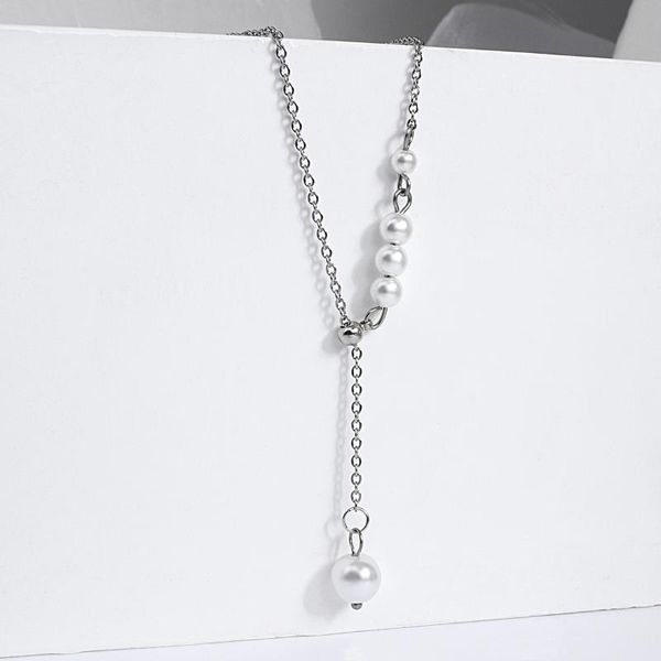 Collane con ciondolo Collana a catena di perle d'imitazione di colore argento alla moda per le donne Temperamento coreano Dichiarazione di gioielli a clavicola sottile