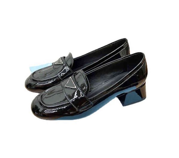 

p inverted triangle small leather shoes women's flat bottomed european and american versatile single shoes leisure thick heel fairy wom, Black
