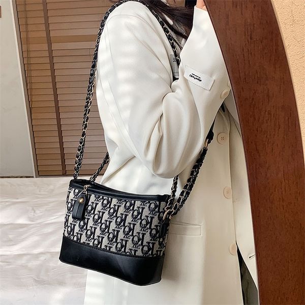 

bag 2022 spring new fashion versatile korean personalized single shoulder messenger textured chain women's bag 8w9b