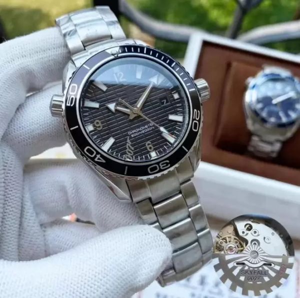 

u1 grade aaa new mens automatic mechanical watch diver sky 007 limited edition stainless steel red black blue bezel wristwatches transparent, Slivery;brown