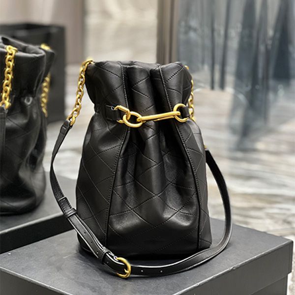 Luxo New Gold Gold Hook Buckle Bucket Bucket Saco de campina de casca macia Bolsa elástica Bolsa de ombro da moda feminina Bolsas de pele de ovelha cruzada feminina