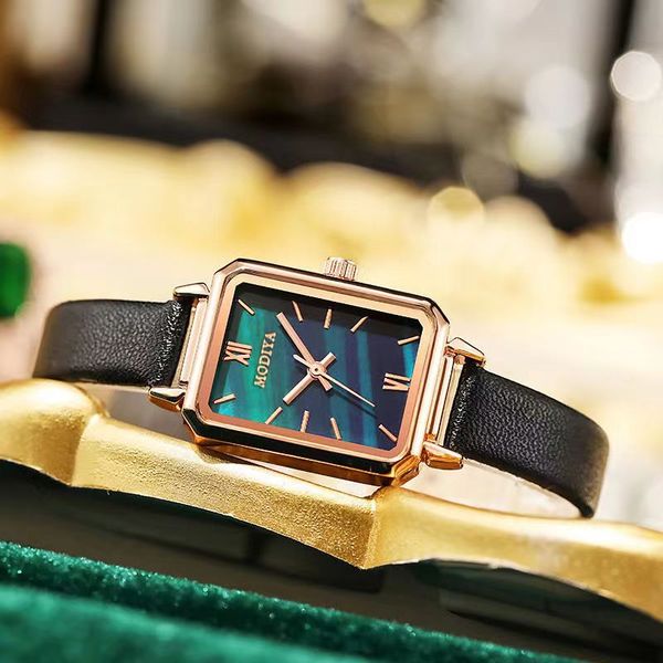 

luxury womens watches designer leisure fashion simple temperament literary square plate quartz watch small green watch light noble fdsf, Slivery;golden
