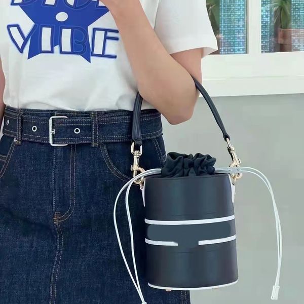 

cross body luxurys handbags designers bags shoulder cosmetic bucket bag handbag messenger women totes fashion classic clutch pretty