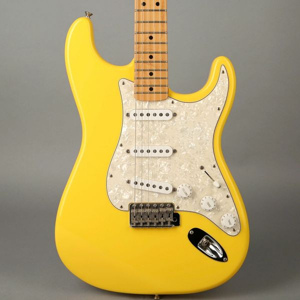 

deluxe powerhouse st- graffiti yellow electric guitar
