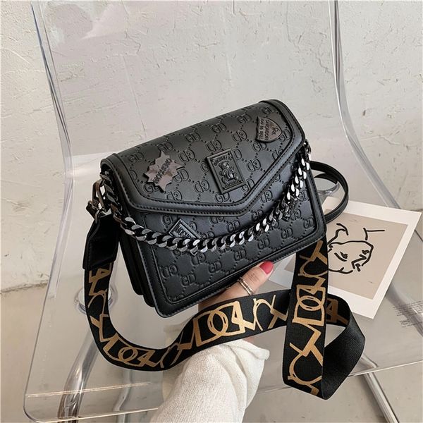 

2022 factory wholesale new straight women's trend texture foreign style chain versatile wide shoulder belt single shoulder messenger sm
