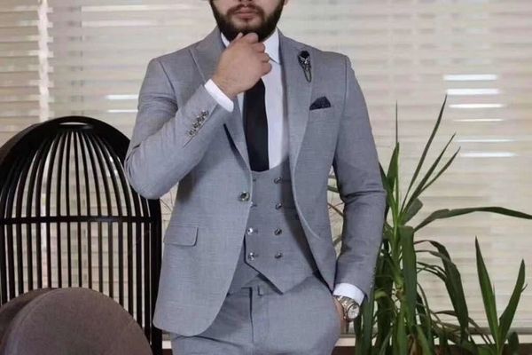 

brand new grey groom tuxedos peak lapel slim fit groomsmen wedding dress excellent man jacket blazer 3 piece suit jacket pants vest tie 1288, Black;gray