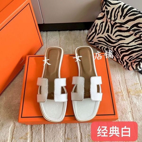 

famous brand beach slippers classic flat heel summer designer fashion flops leather lady slides women shoes l bath ladies sandals large size, Red;white