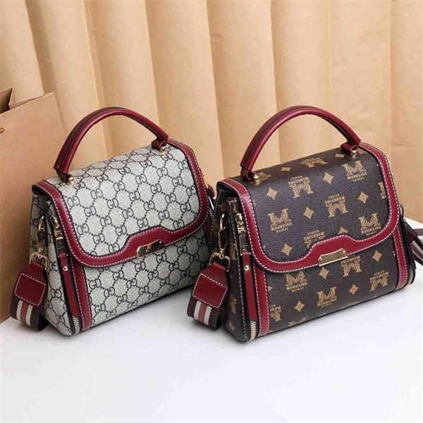

68% off new single shoulder messenger bag printed casual women's square fashionable and atmospheric mother's bag